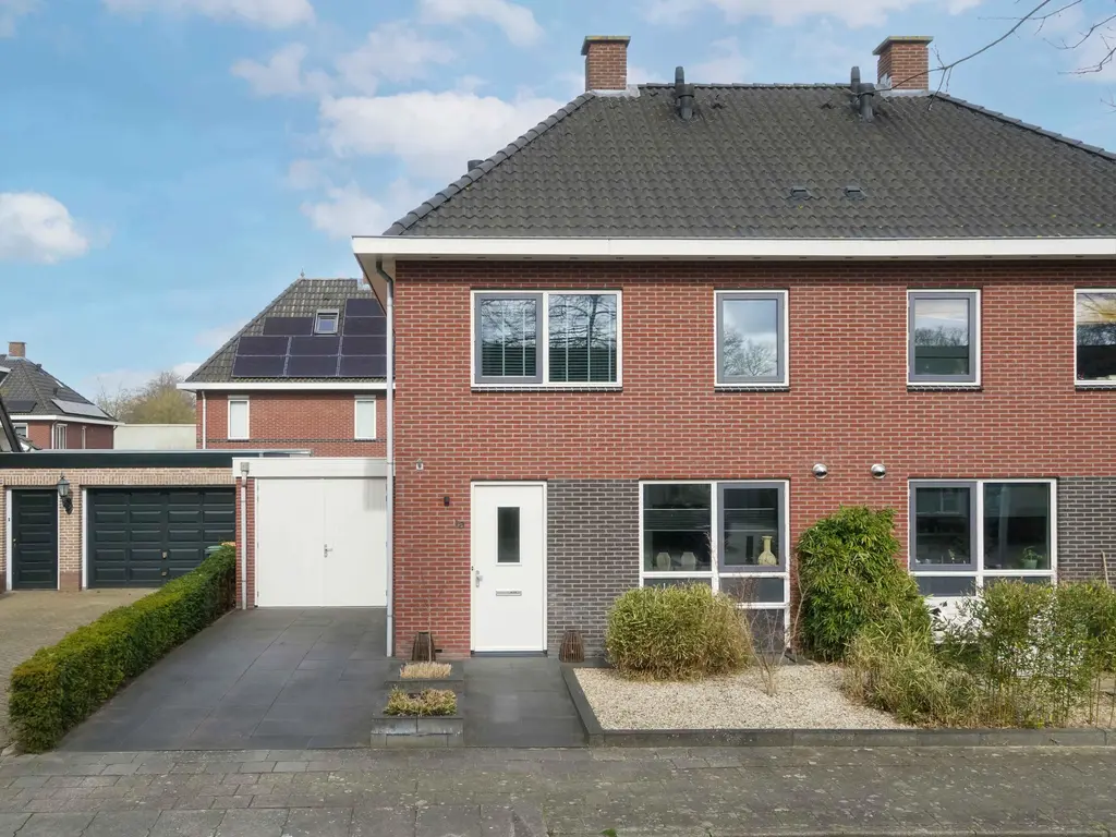 Ambachtlaan 1A, HOOGLAND