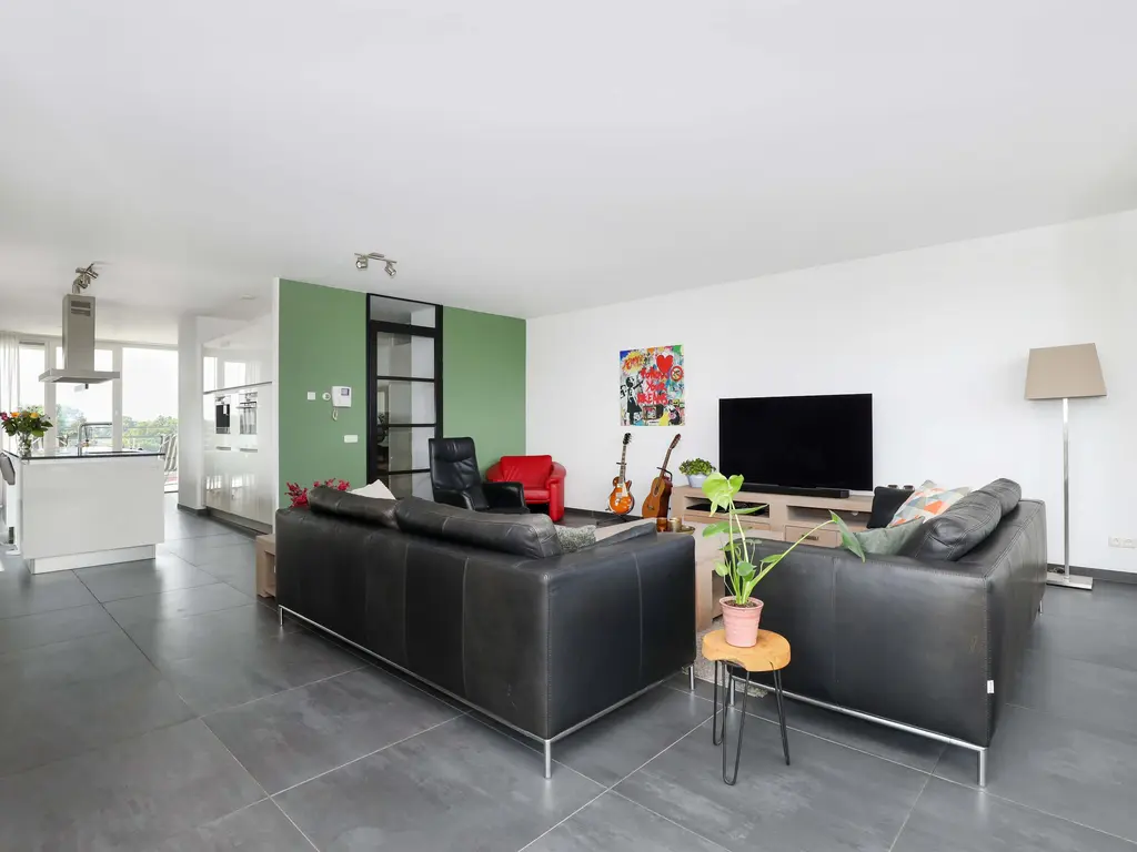 Kraailandhof 102, Hoogland