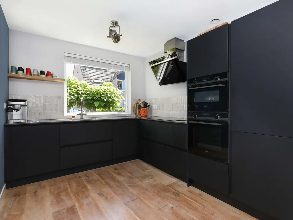 Schrijnwerkerlaan 20, HOOGLAND