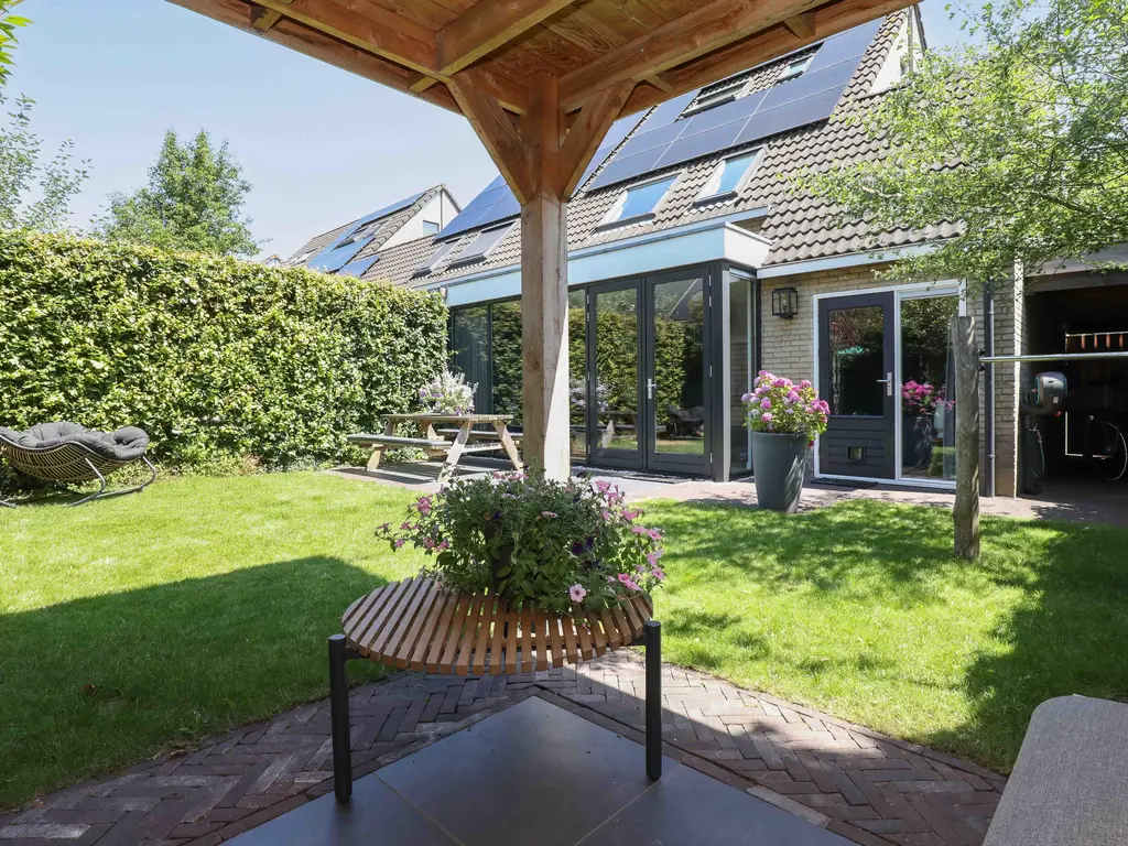 Schrijnwerkerlaan 20, HOOGLAND