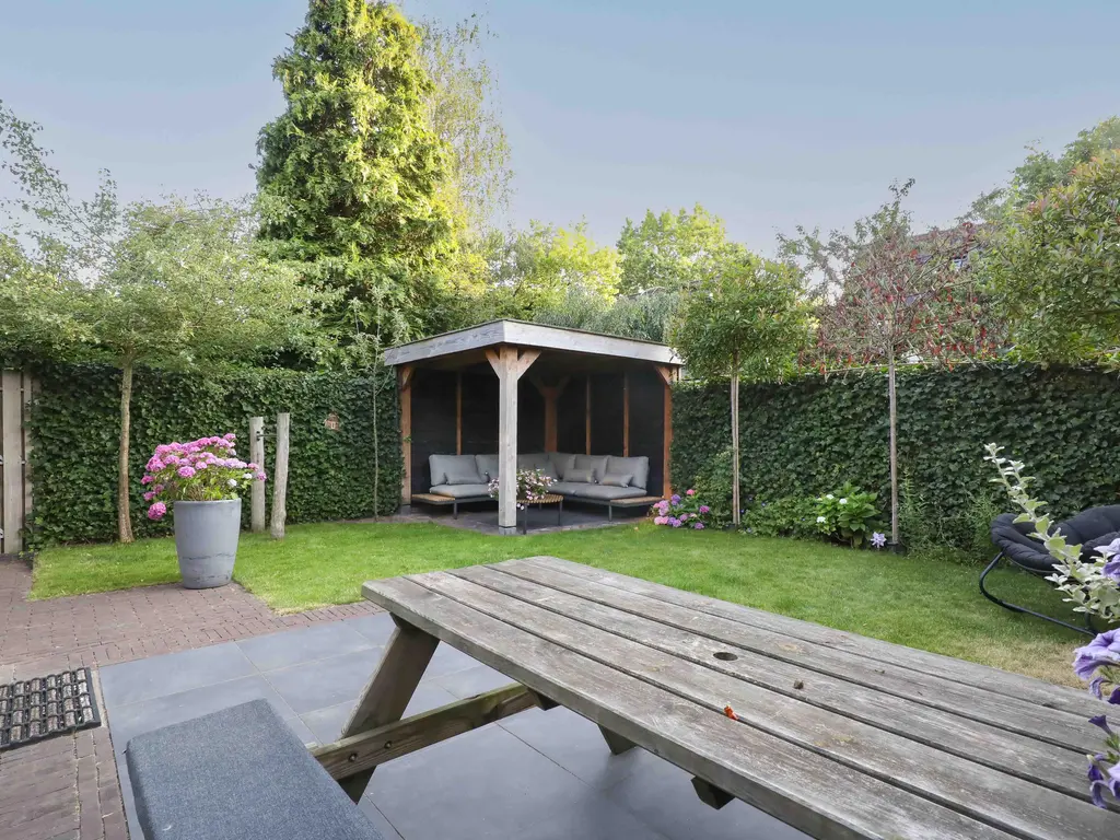 Schrijnwerkerlaan 20, HOOGLAND