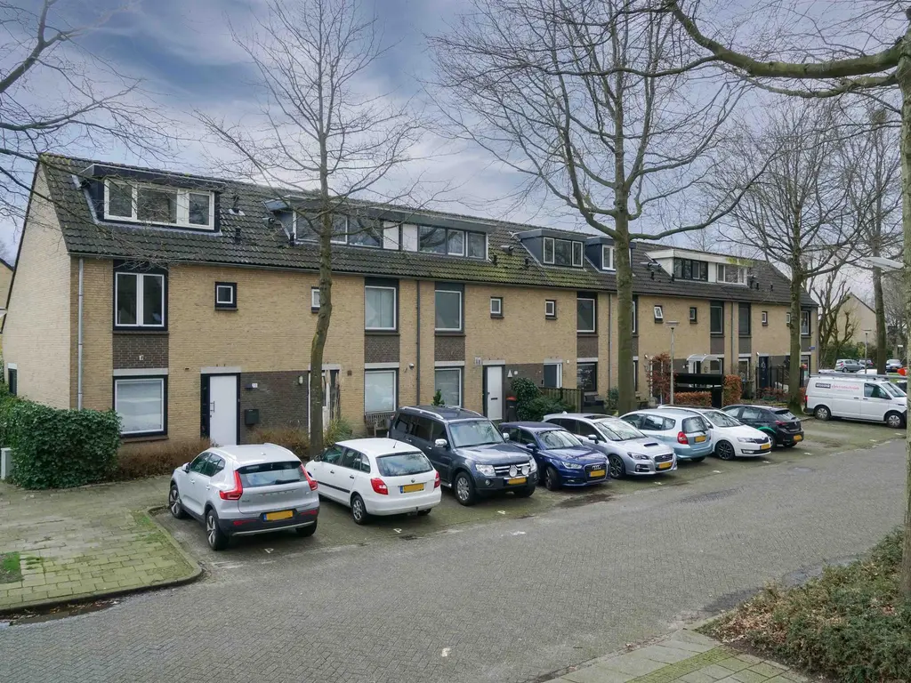 Ambachtlaan 70, HOOGLAND