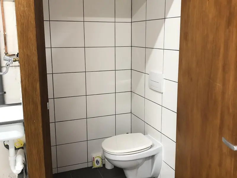 233646998.jpg