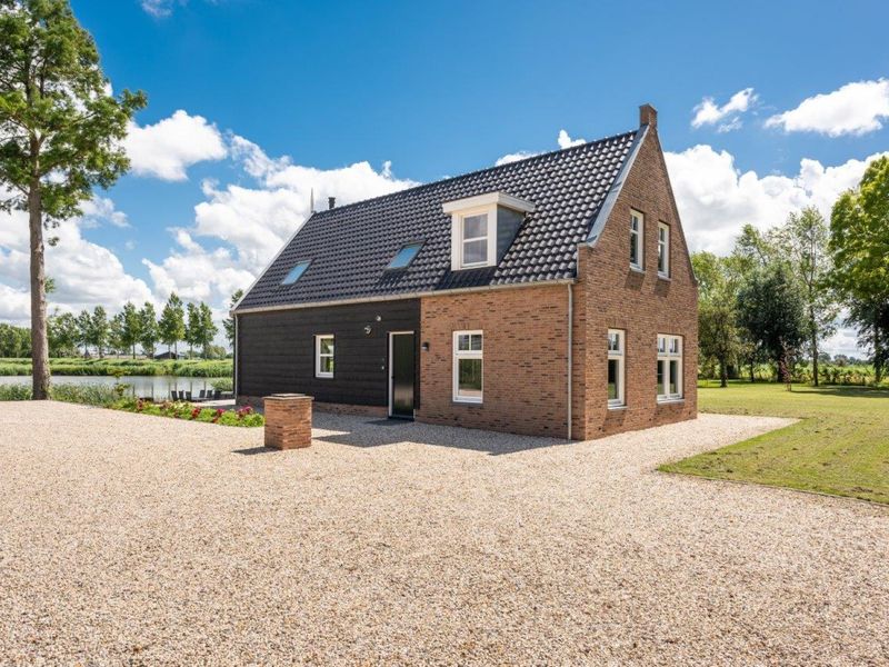 Vrijstaande woning te huur: Ooievaarsdijk 5, Zwartewaal