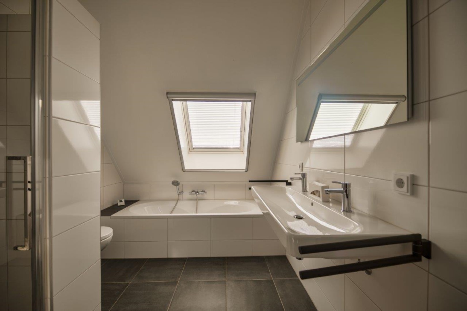 Vrijstaande woning te huur: Ooievaarsdijk 5, Zwartewaal