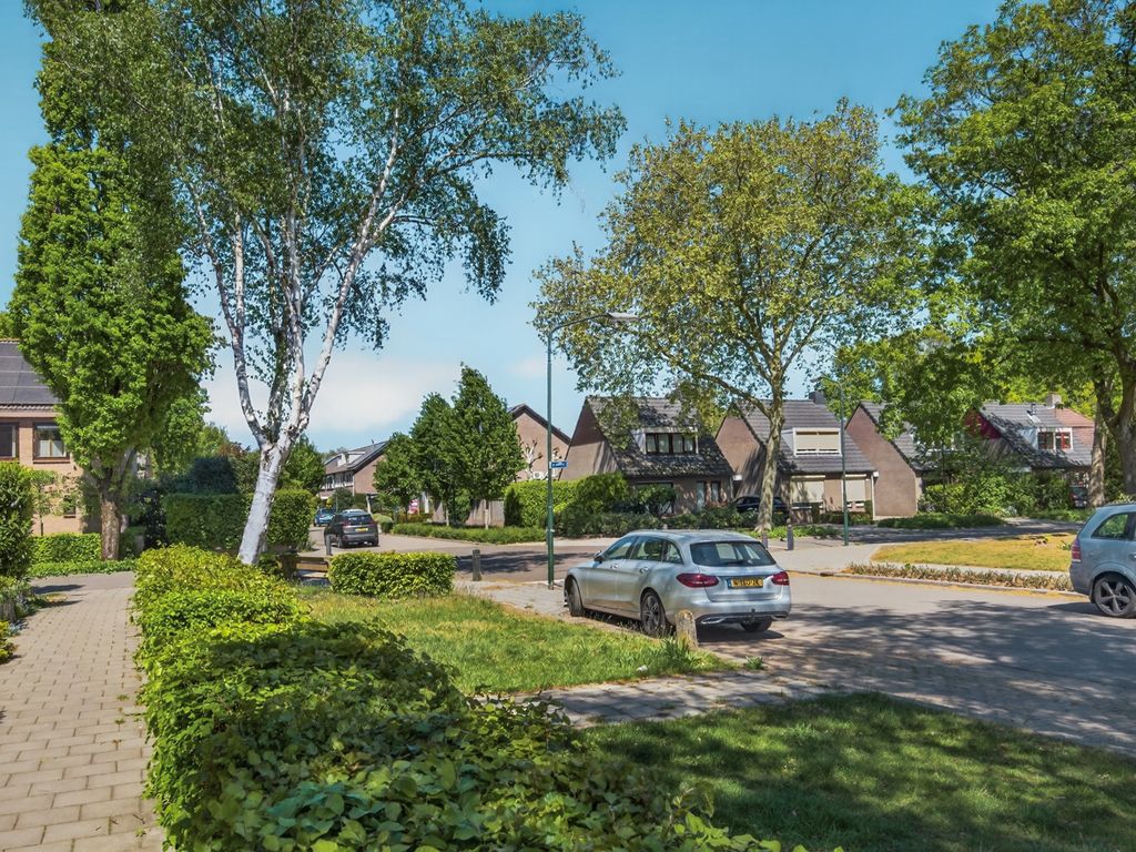 De Mommers 31, Waalre
