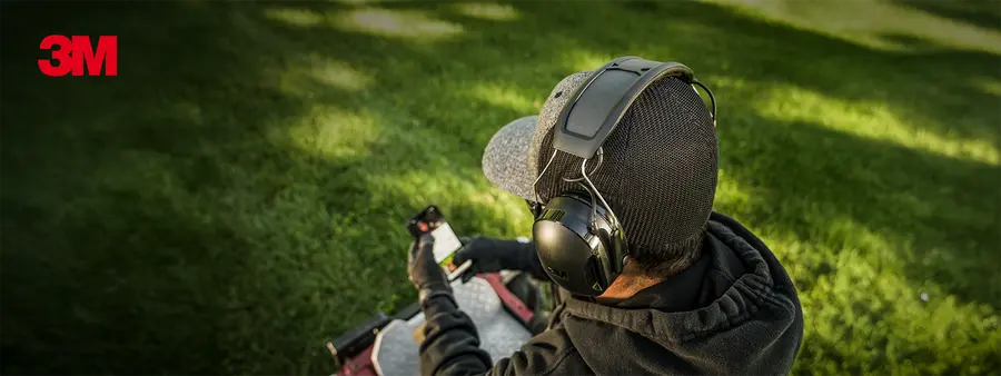 Nieuw in het assortiment: 3M™ WorkTunes™ Connect & Solar gehoorkap