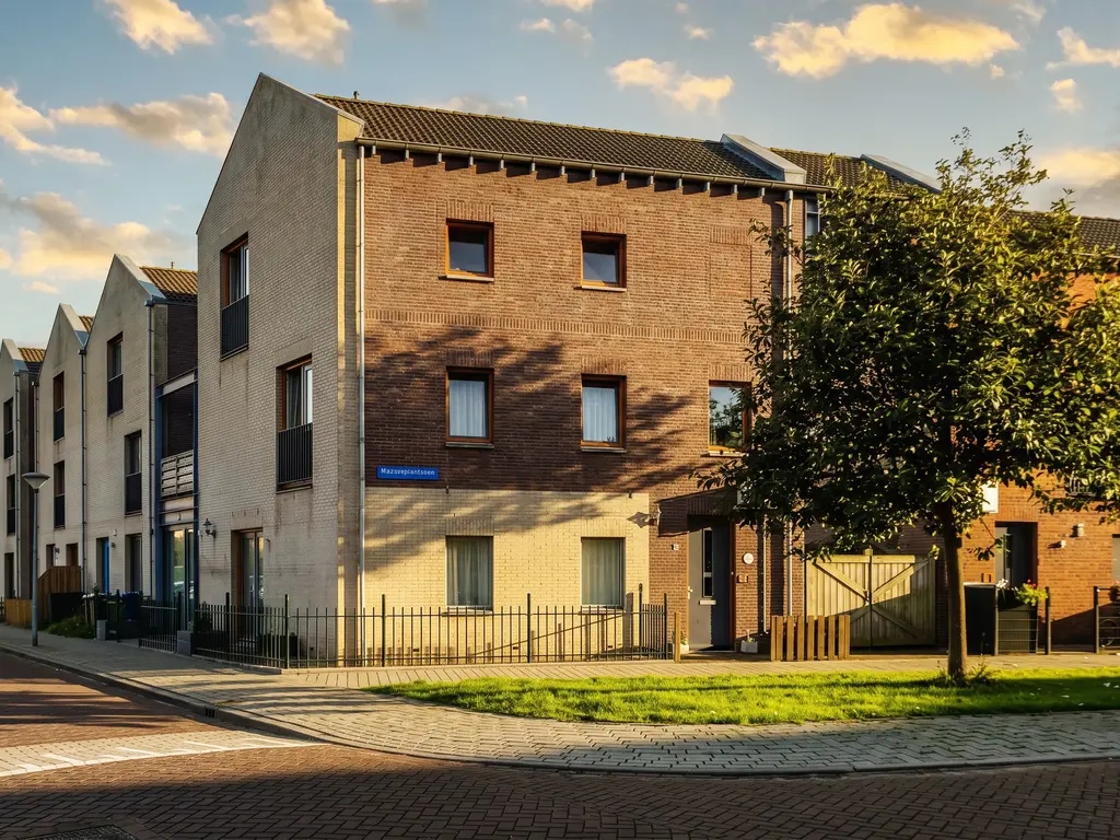 Mazureplantsoen 42, Almere