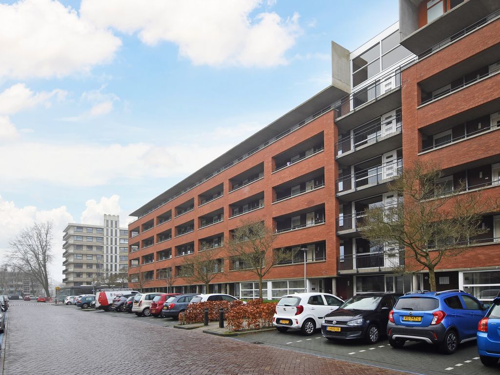 Reuvenslaan  95, Voorburg