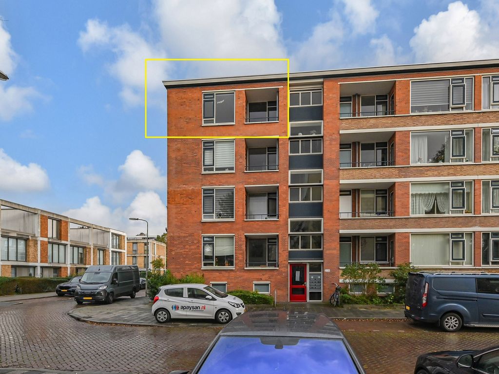 Eekhoornrade 8, Den Haag