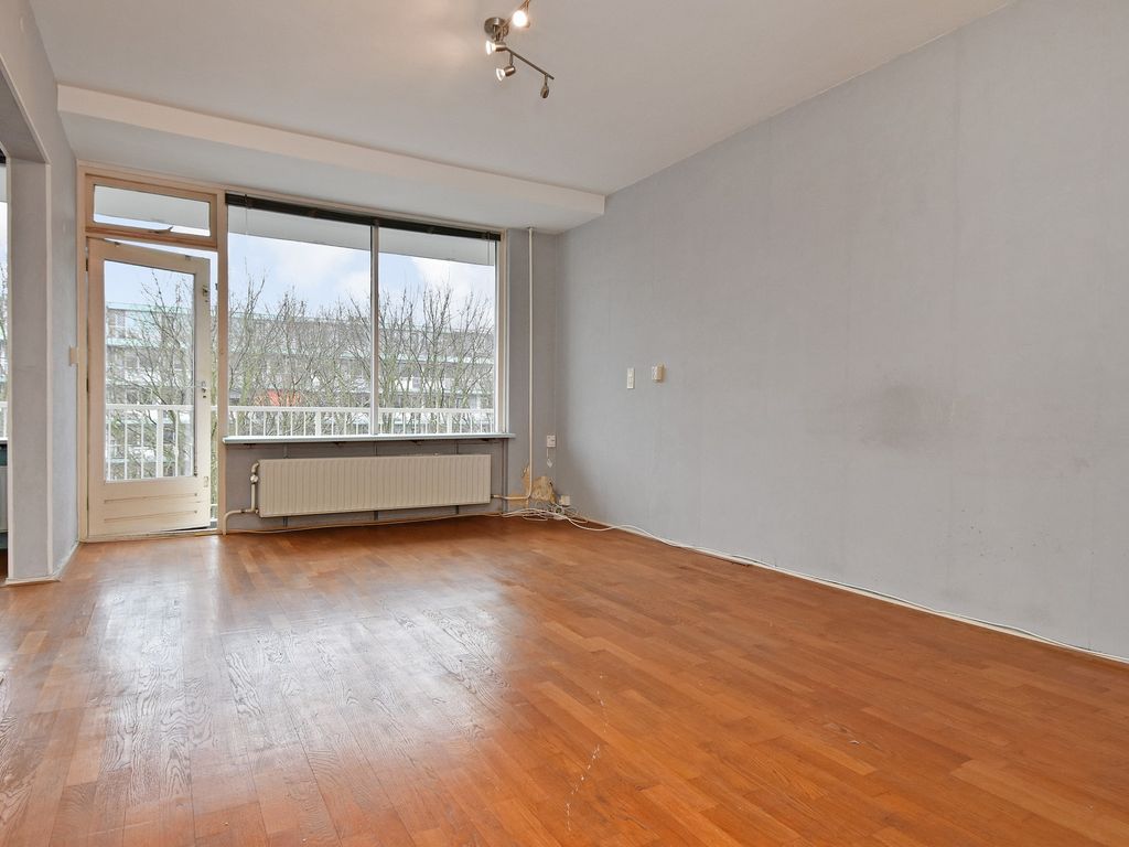 Volendamlaan  1048, Den Haag