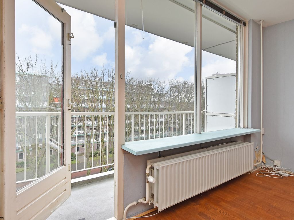 Volendamlaan  1048, Den Haag