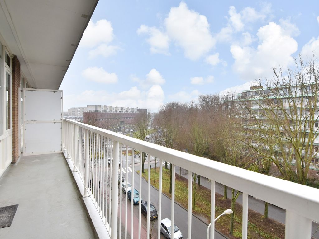 Volendamlaan  1048, Den Haag