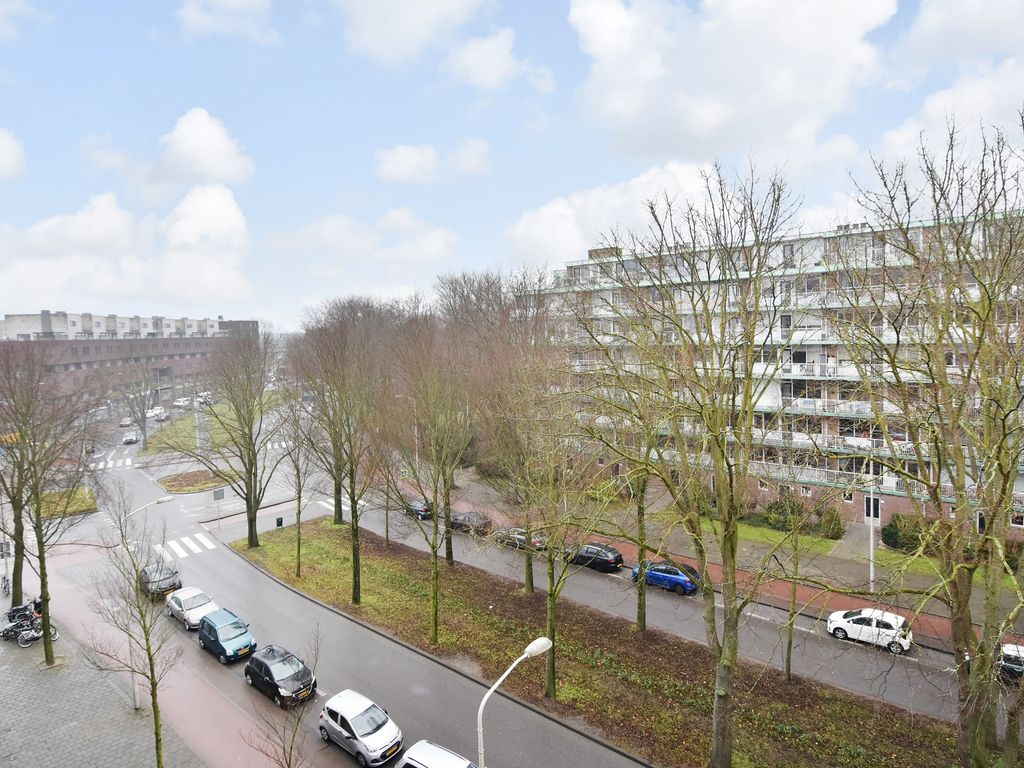 Volendamlaan  1048, Den Haag