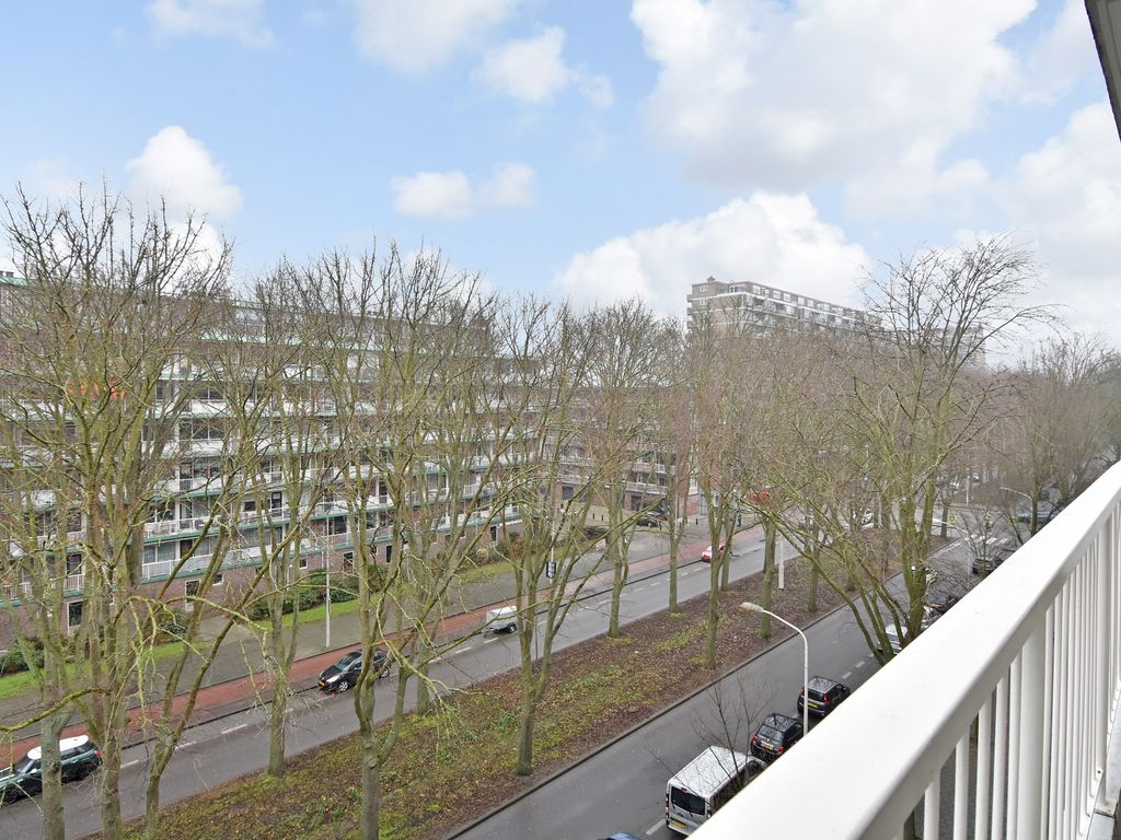 Volendamlaan  1048, Den Haag