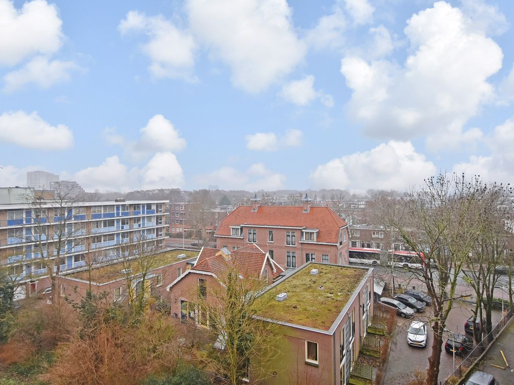 Volendamlaan  1048, Den Haag