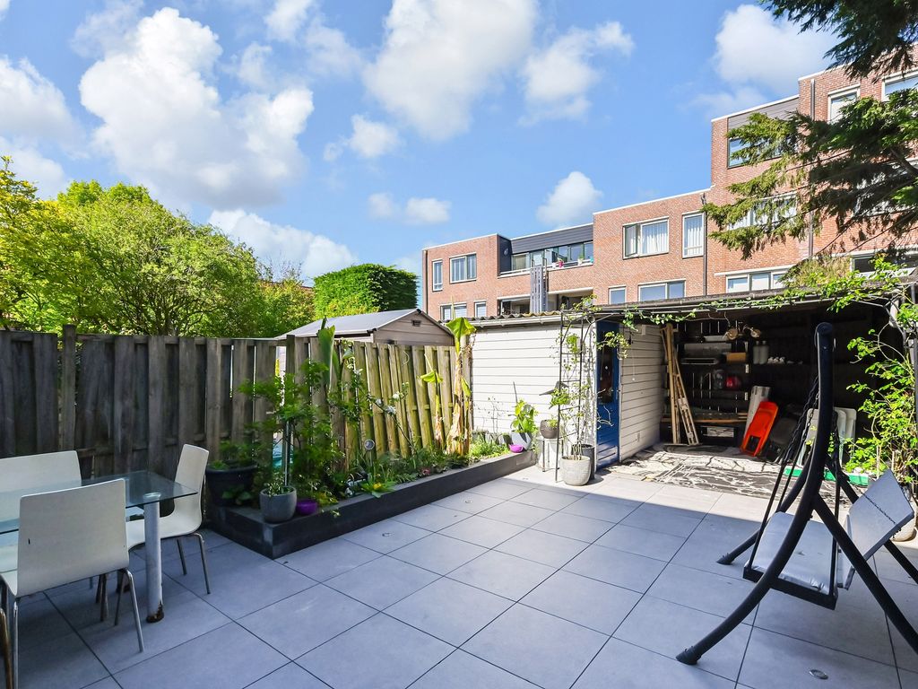 Dr. J. Presserstraat 329, Den Haag