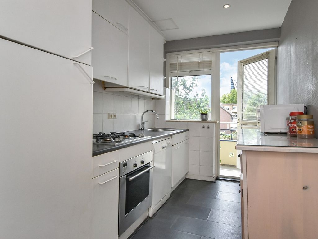 Vriezenveenstraat 5, Den Haag