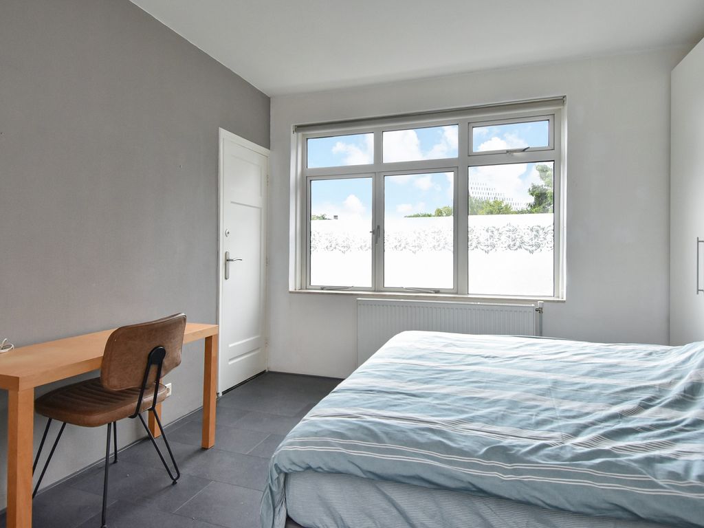 Vriezenveenstraat 5, Den Haag