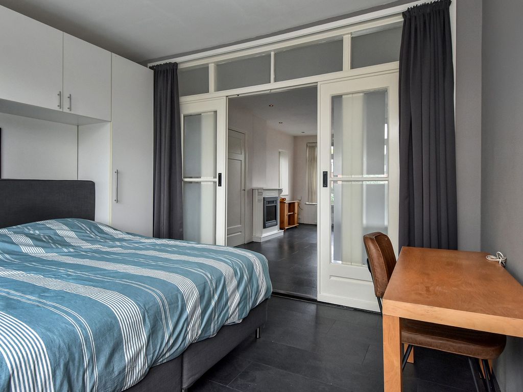 Vriezenveenstraat 5, Den Haag
