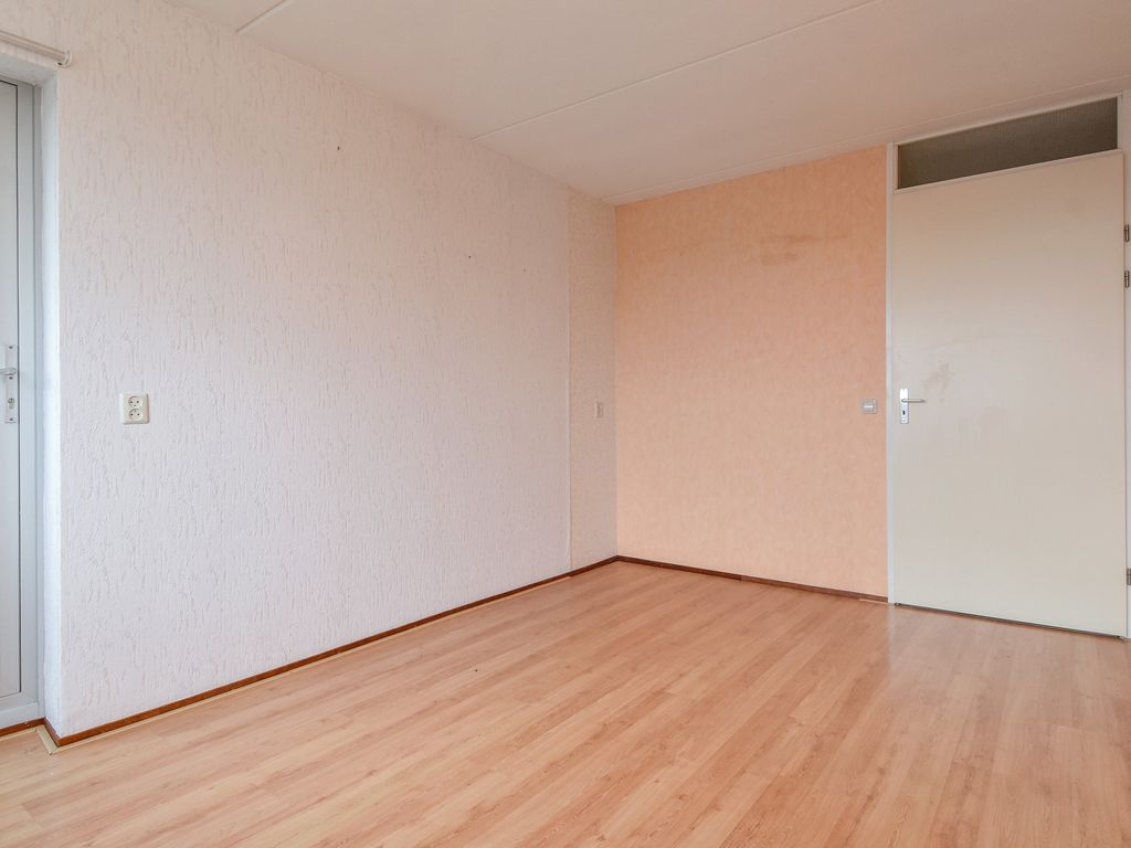 Dedemsvaartweg 843, Den Haag