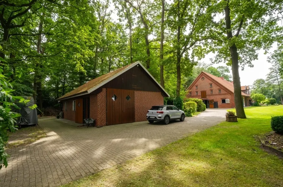 Bramharstraße 24  
