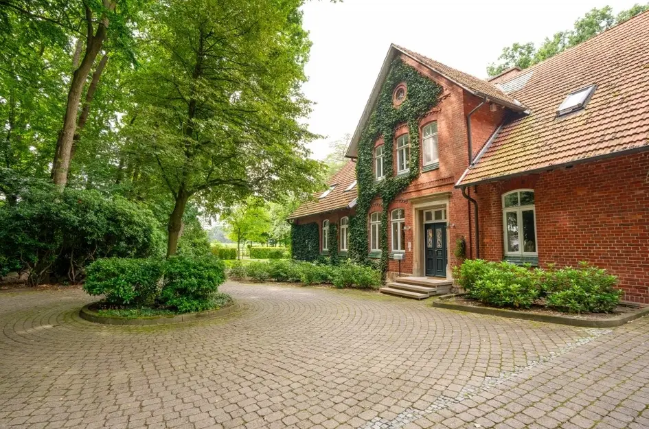 Bramharstraße 24  