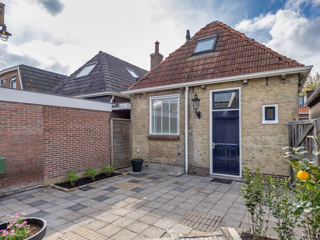 Van Ghemmenichstraat 16, Franeker