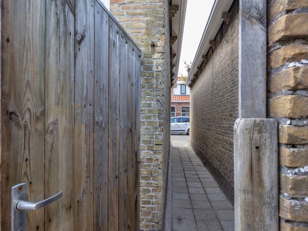 Van Ghemmenichstraat 16, Franeker