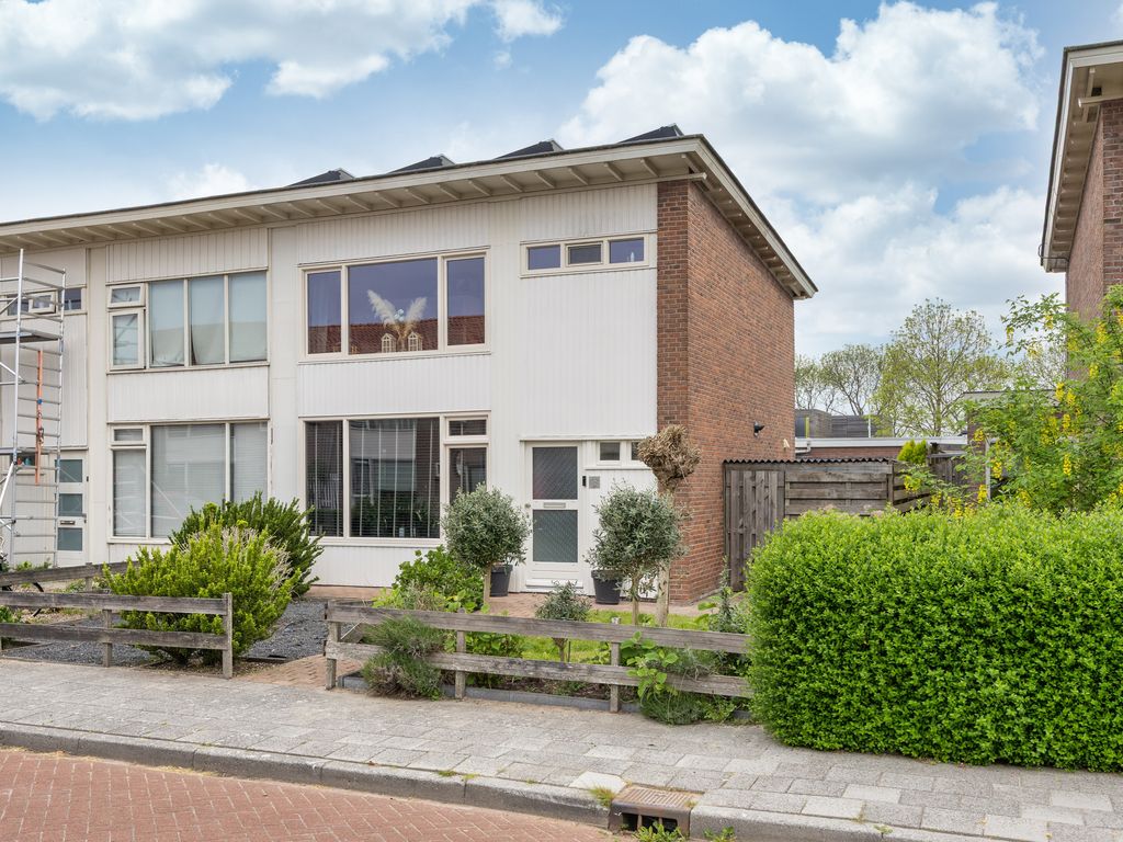 Samuel van Haringhouckstraat 25, Bolsward