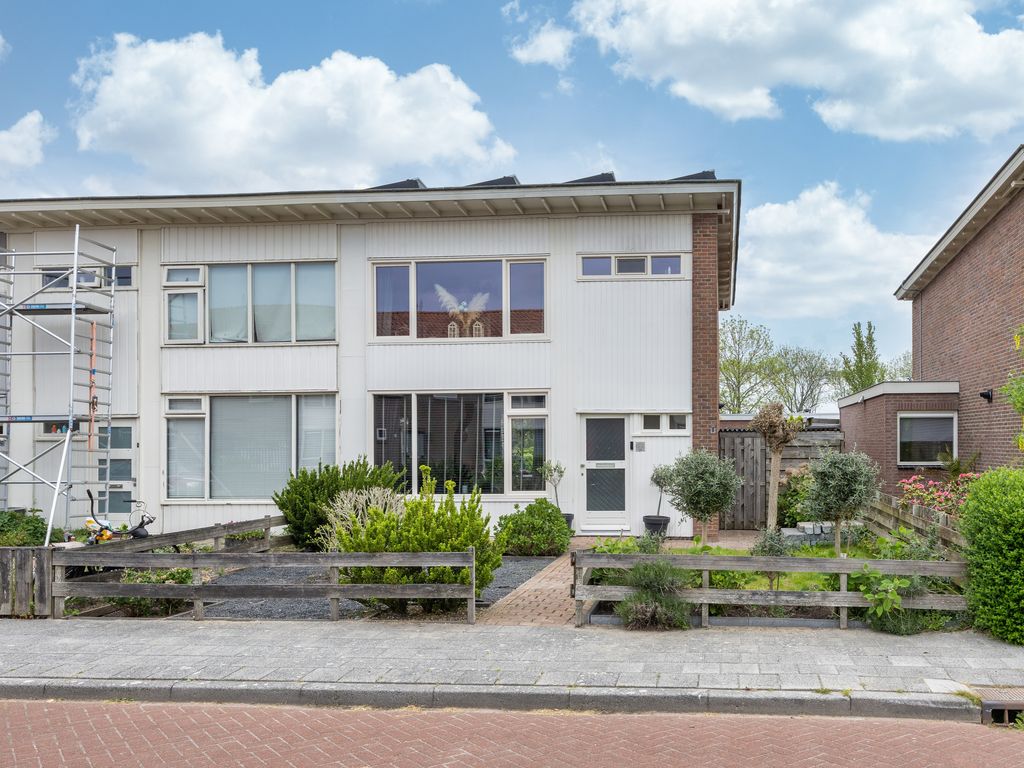 Samuel van Haringhouckstraat 25, Bolsward