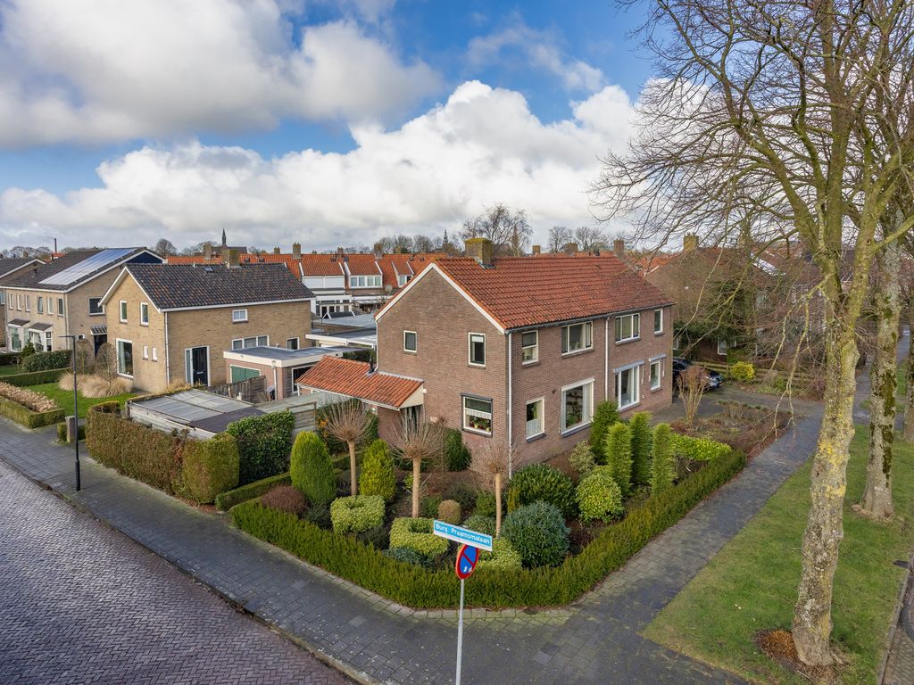 Burgemeester Praamsmalaan 30, Bolsward