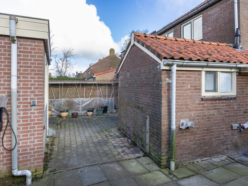 Burgemeester Praamsmalaan 30, Bolsward