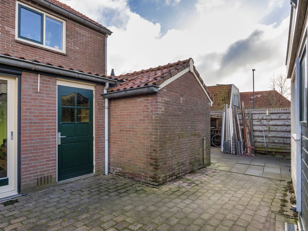 Burgemeester Praamsmalaan 30, Bolsward