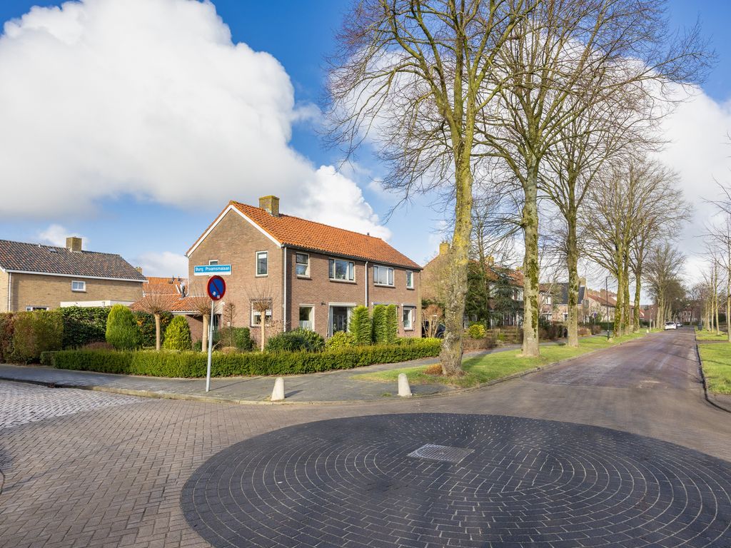 Burgemeester Praamsmalaan 30, Bolsward