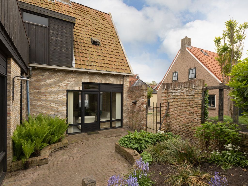 'T Laag 10, Bolsward