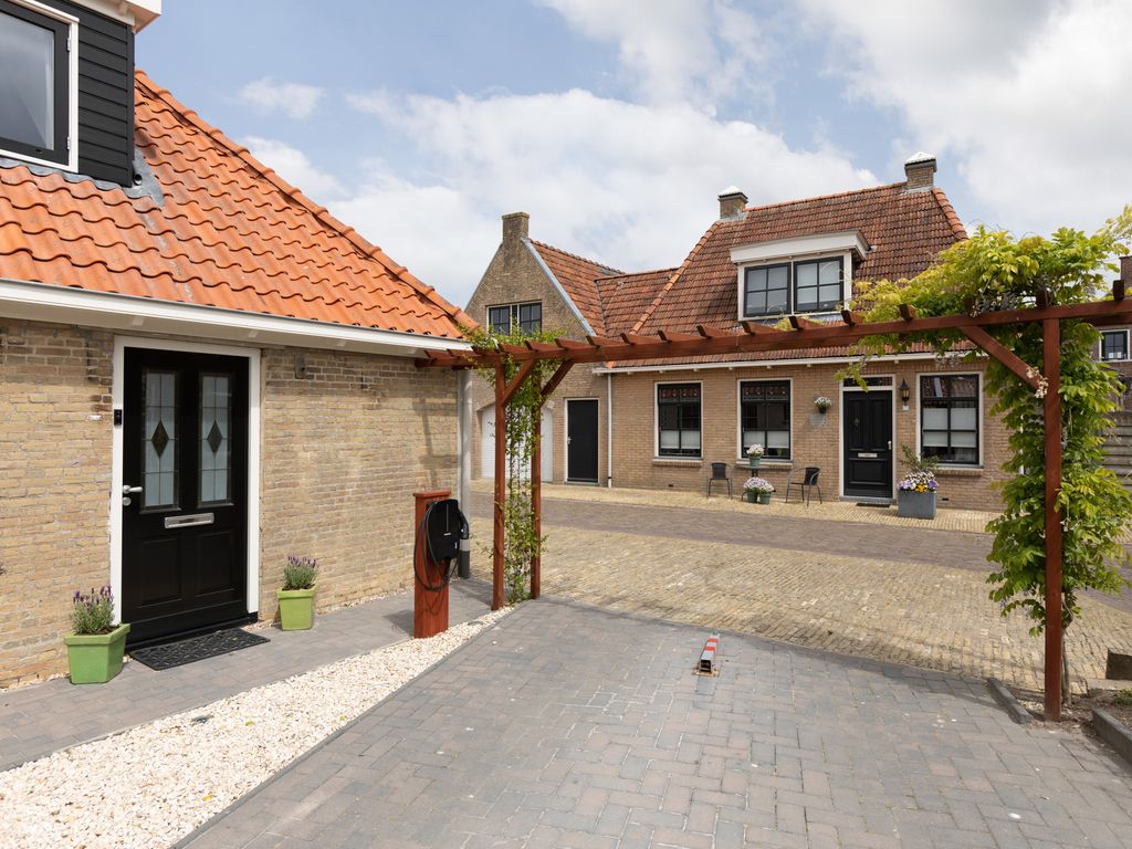 Kleine Buren 24, Pingjum