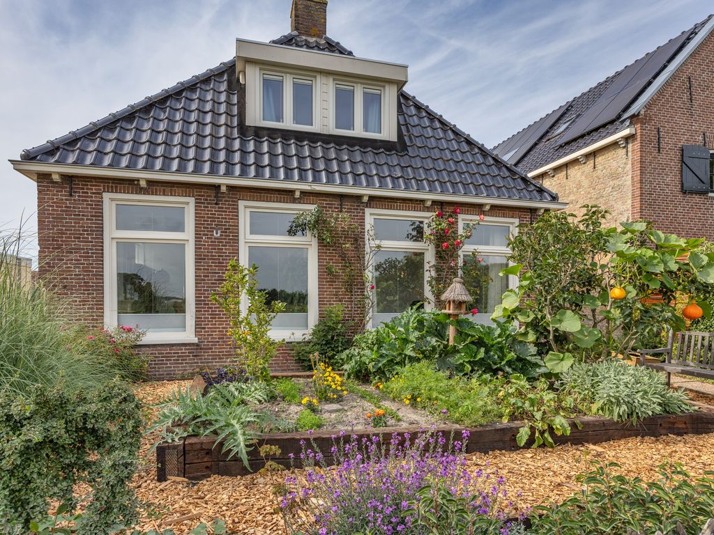 Franekerkade 17, Arum