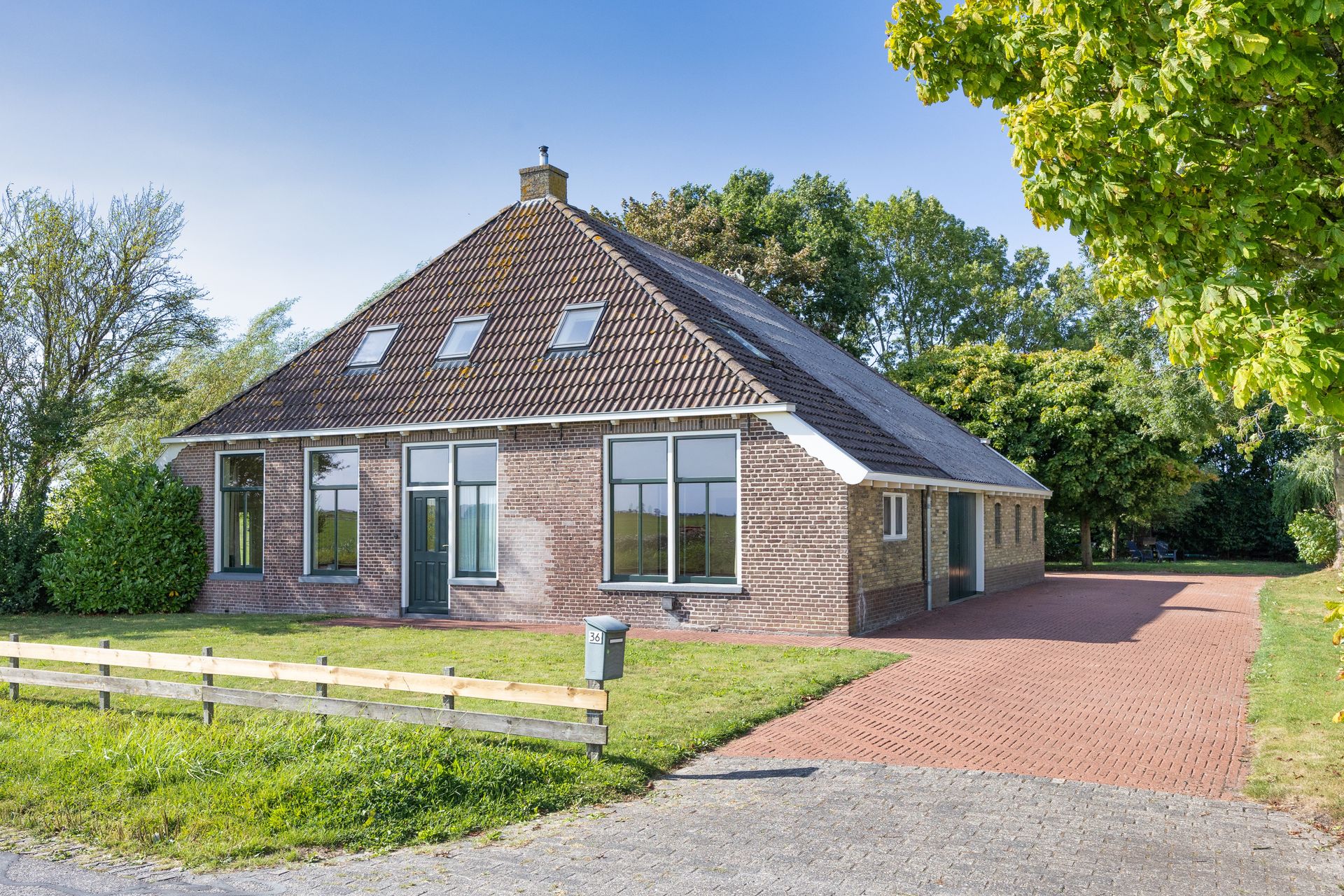 Van der Looswei 36, Blauwhuis
