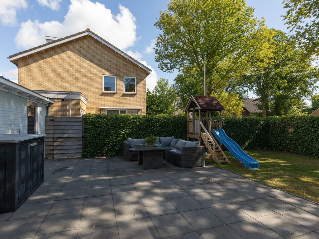 Tjalkstraat 2, Makkum