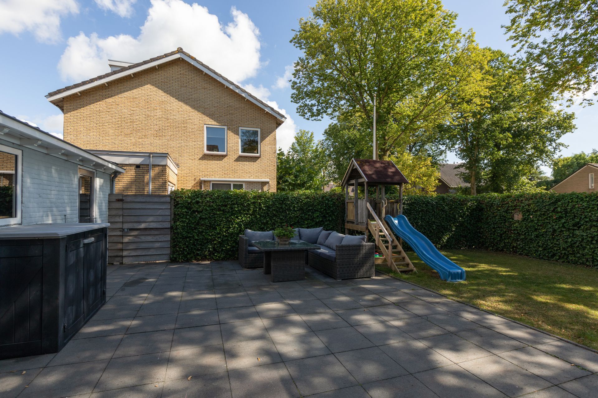 Tjalkstraat 2, Makkum