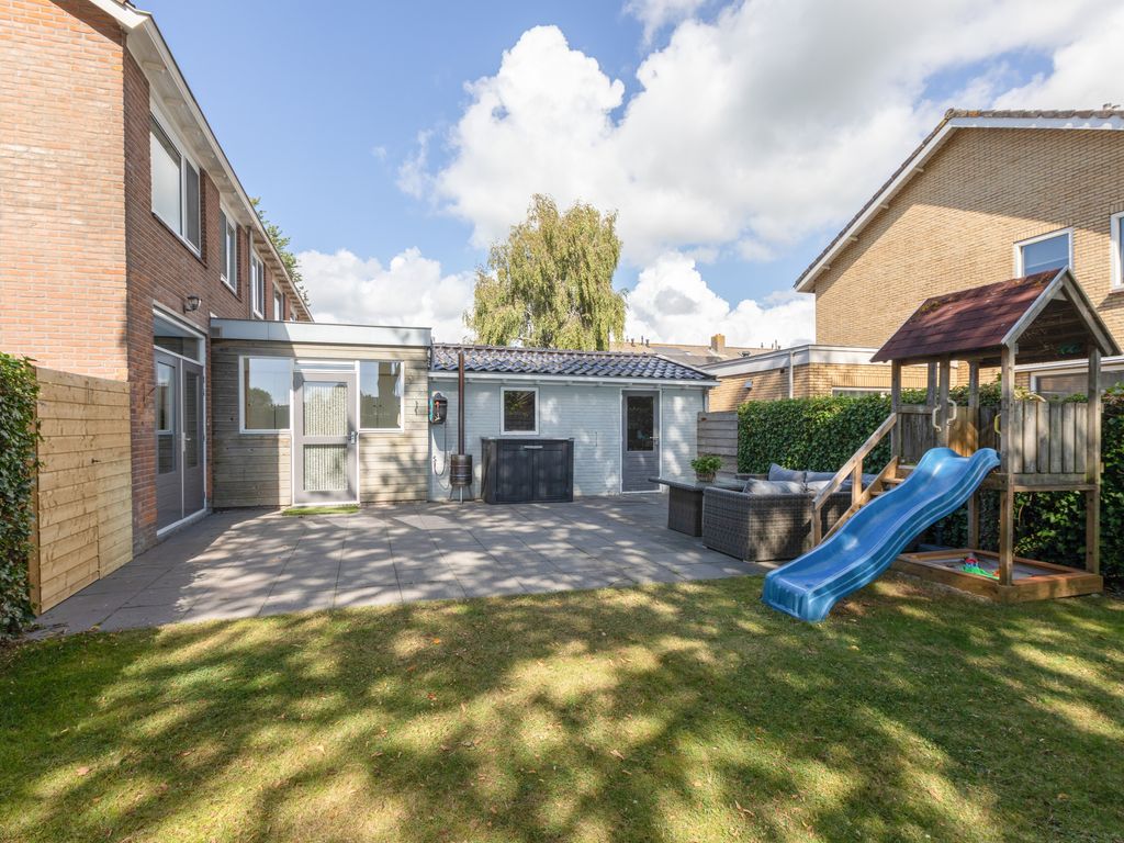 Tjalkstraat 2, Makkum