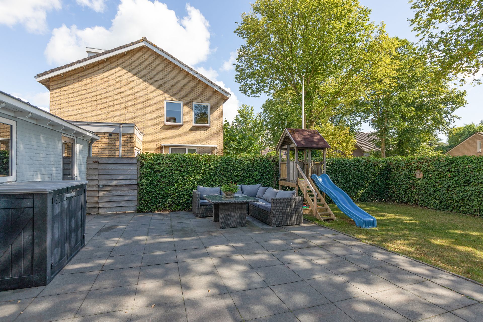 Tjalkstraat 2, Makkum