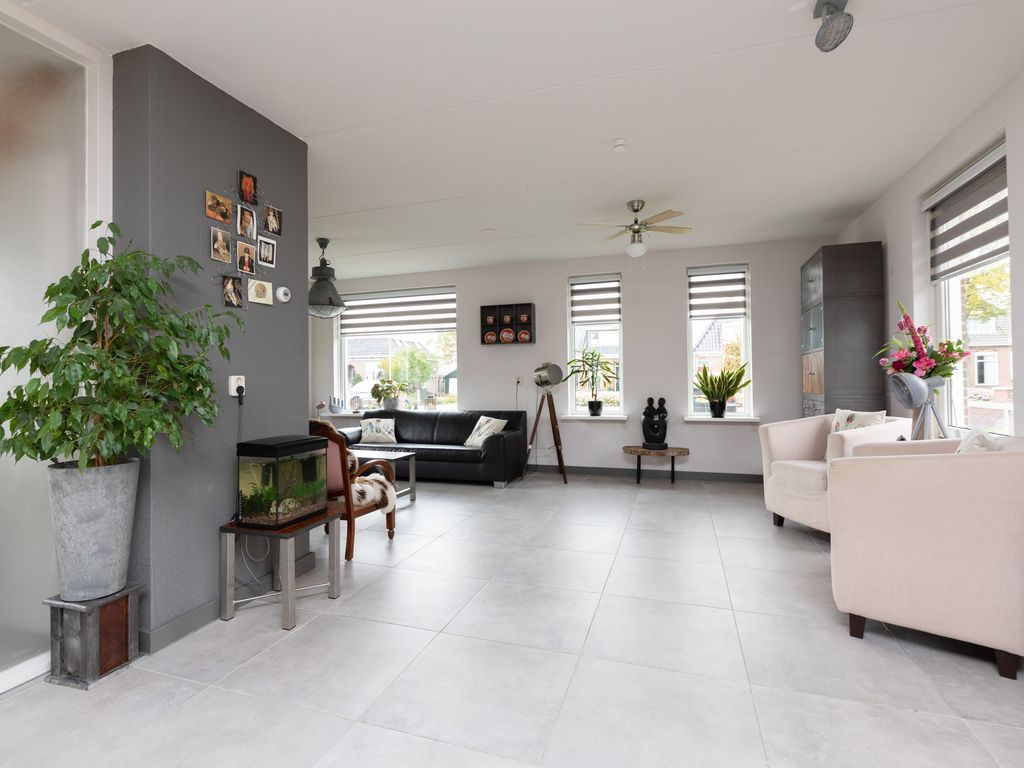 Waaxenserweg 11, Lollum