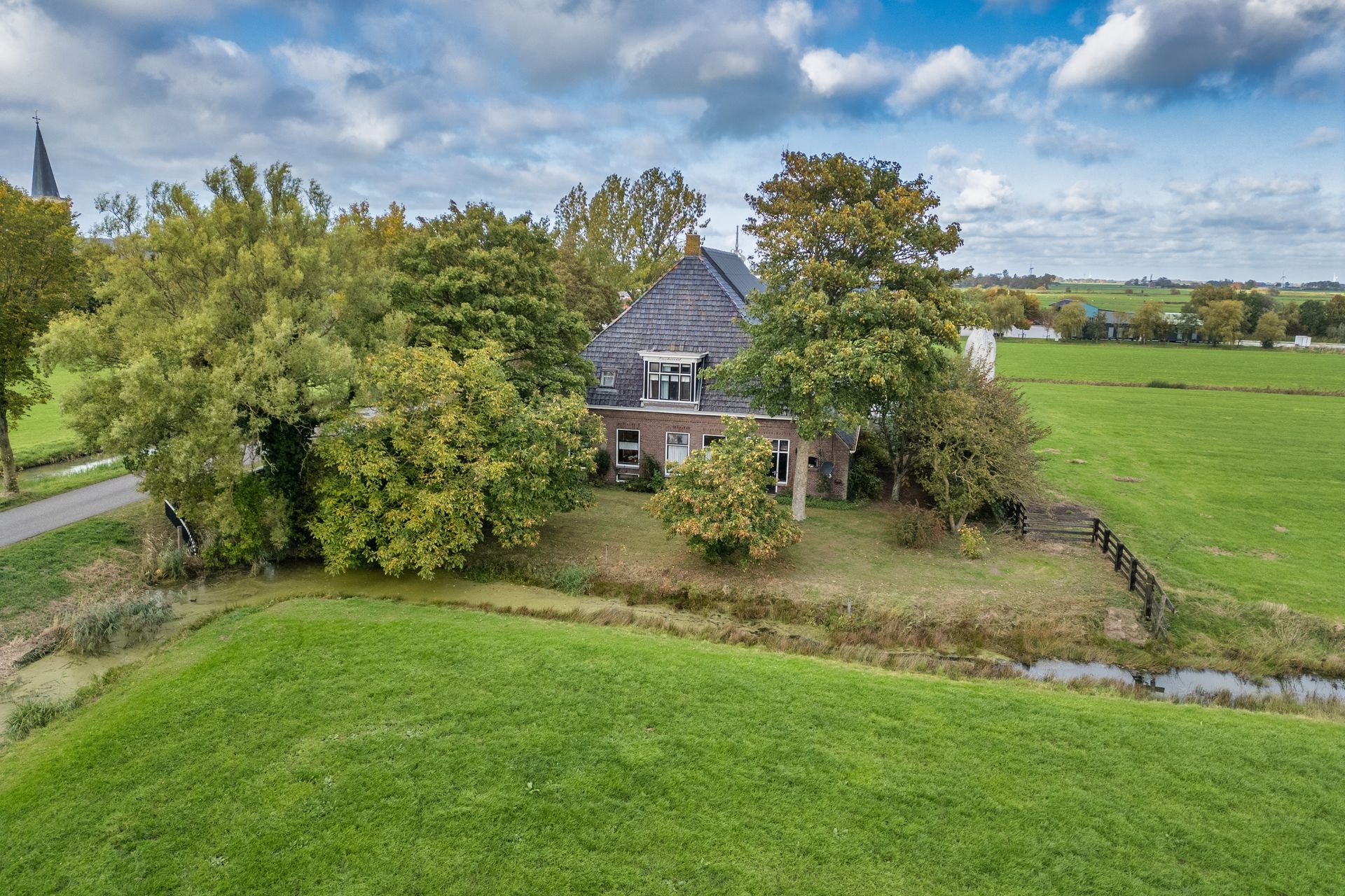 Doniaweg 25, Burgwerd