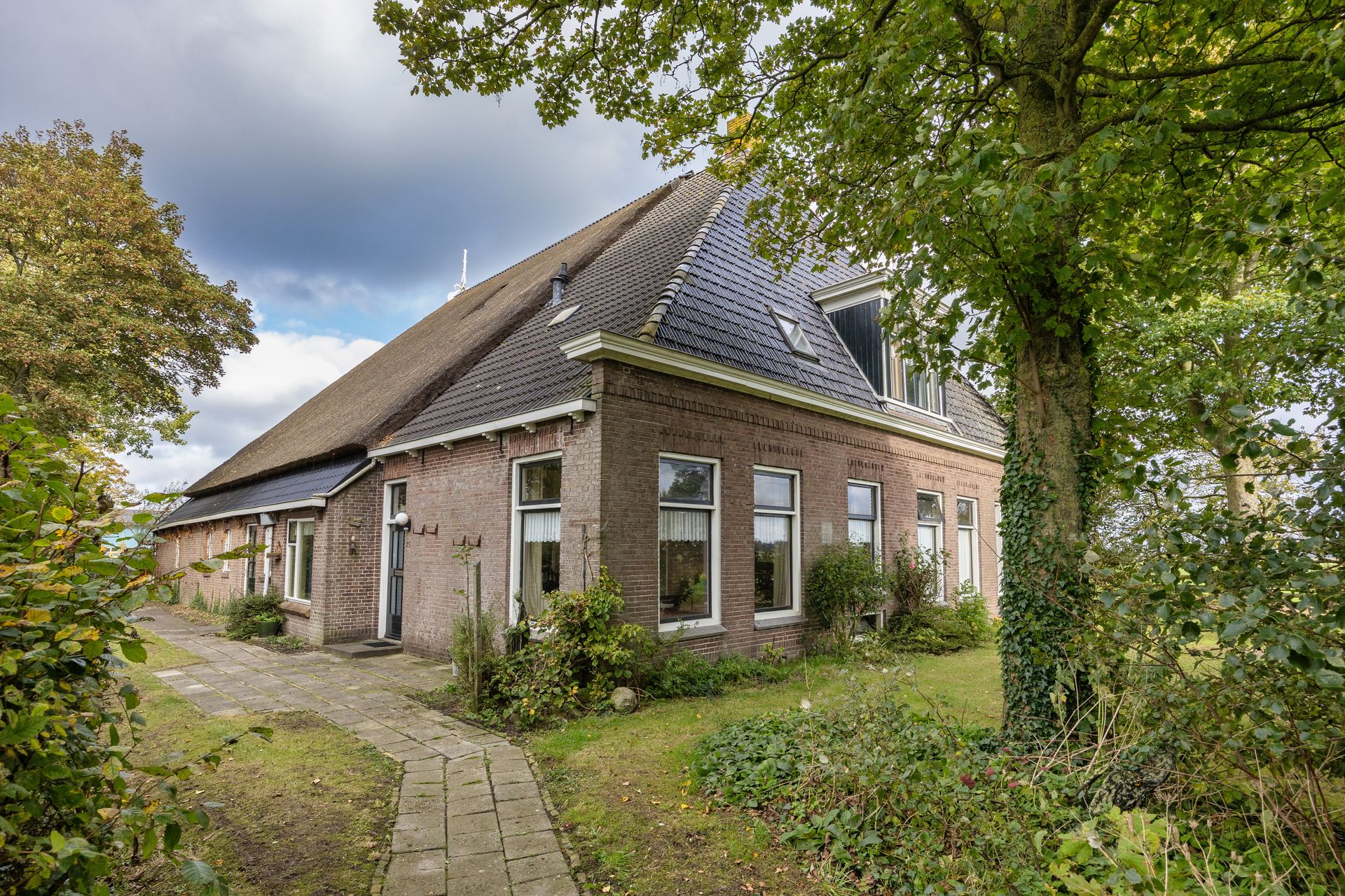 Doniaweg 25, Burgwerd