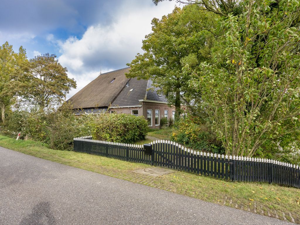 Doniaweg 25, Burgwerd