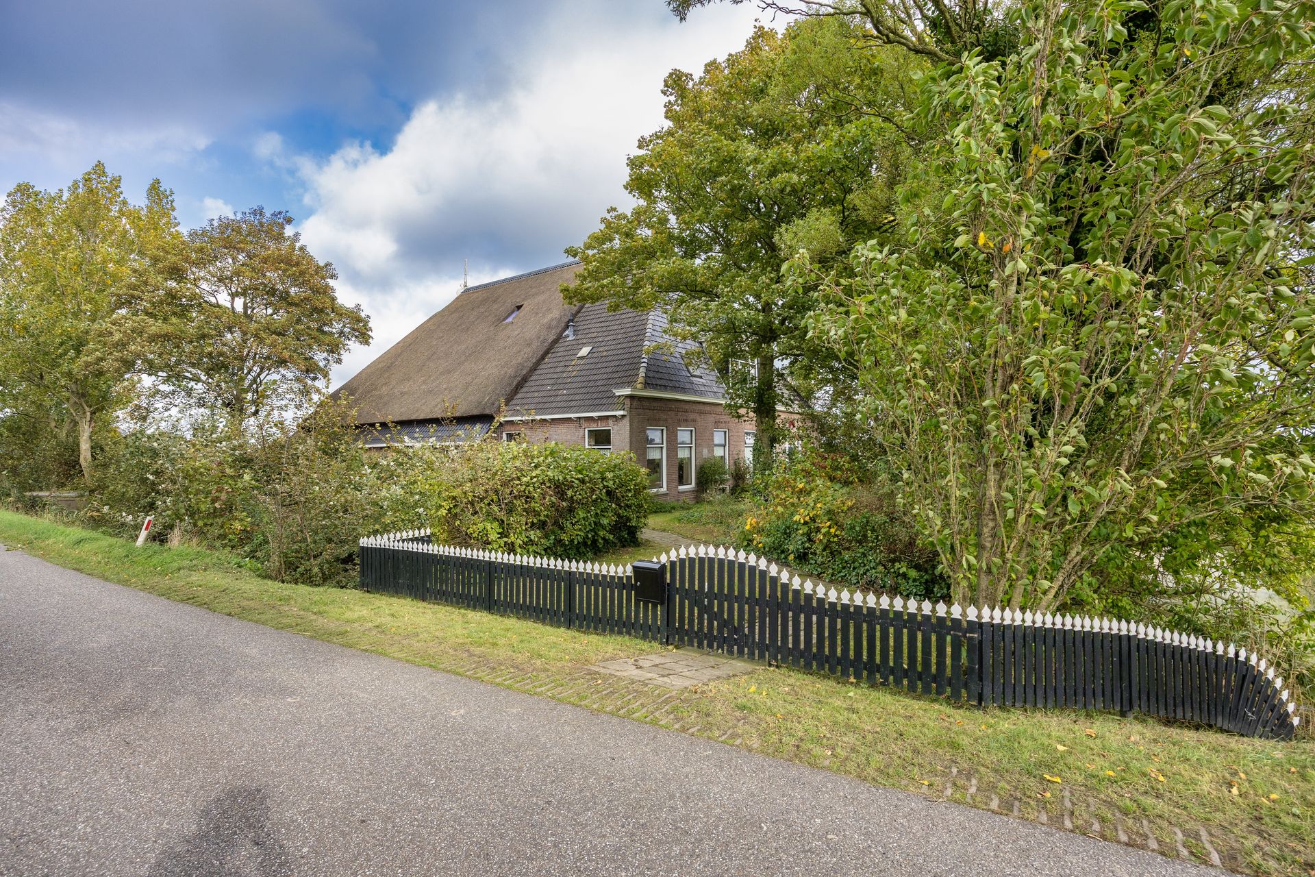 Doniaweg 25, Burgwerd