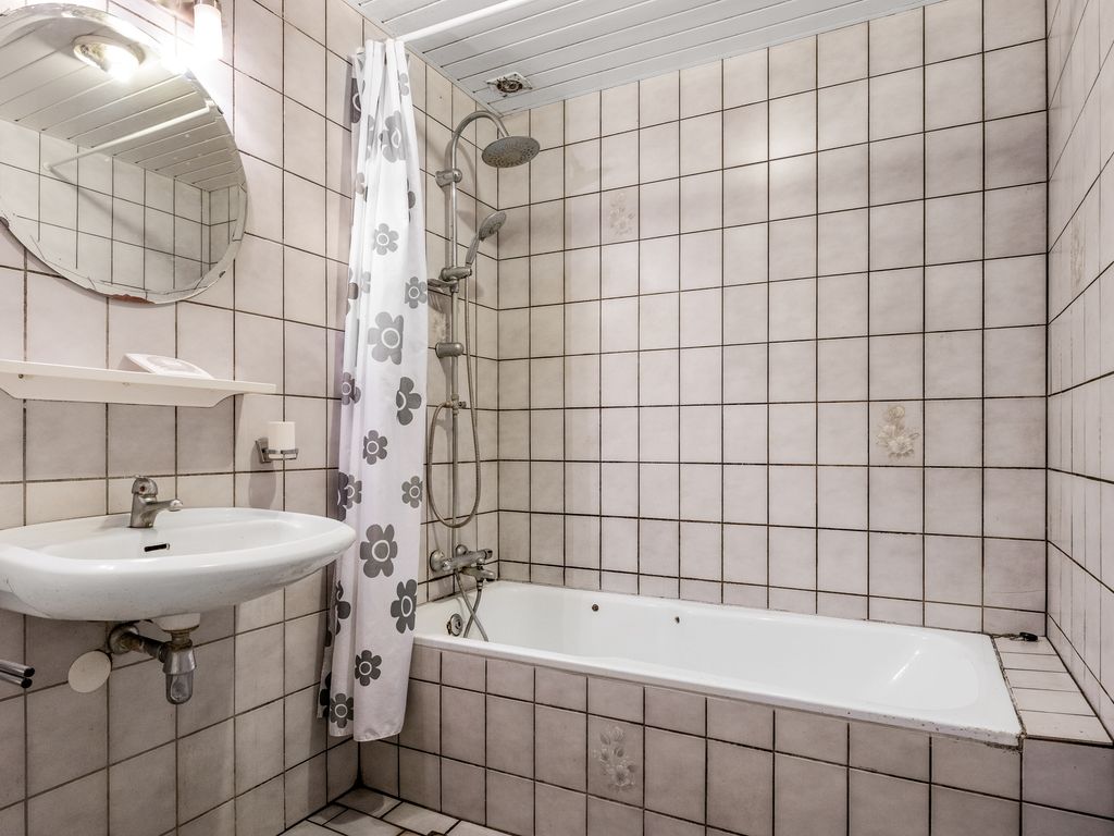 Doniaweg 25, Burgwerd