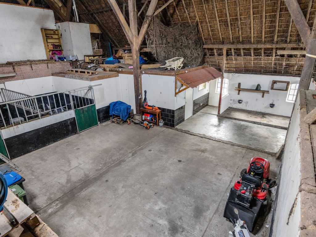 Doniaweg 25, Burgwerd